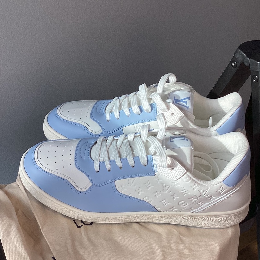 Louis Vuitton LV Stadium Sneaker NWOT bicolor edition white/light blue size 41